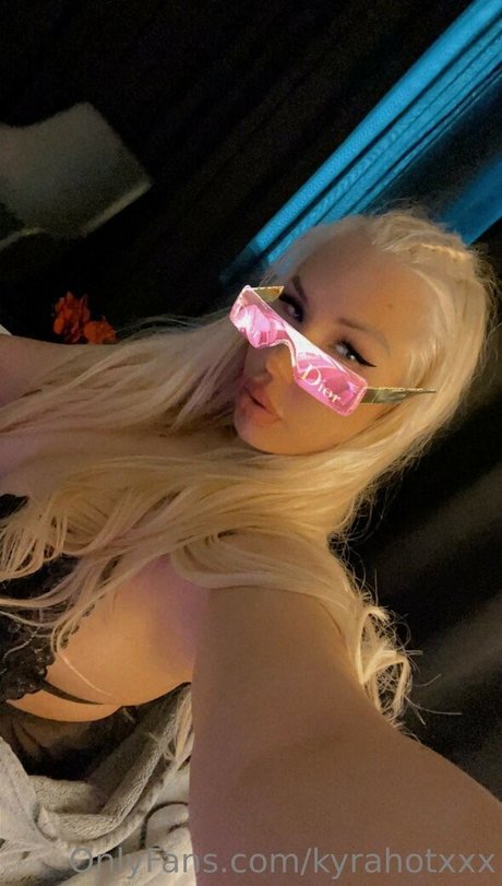Nacktes geleaktes OnlyFans-Foto von Kyra Hot