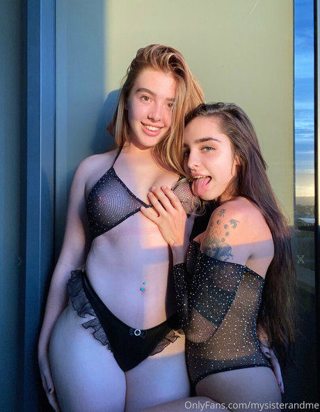 Nacktes geleaktes OnlyFans-Foto von Mysisterandme