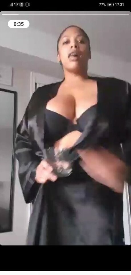 Nacktes geleaktes OnlyFans-Foto von Clara Marie