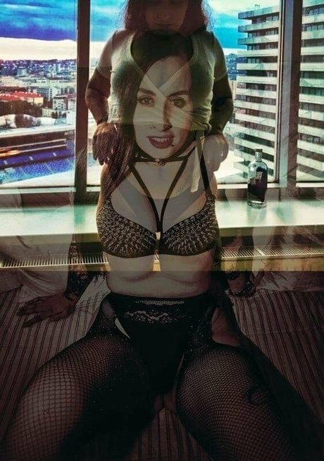 Nacktes geleaktes OnlyFans-Foto von Ilouisekari