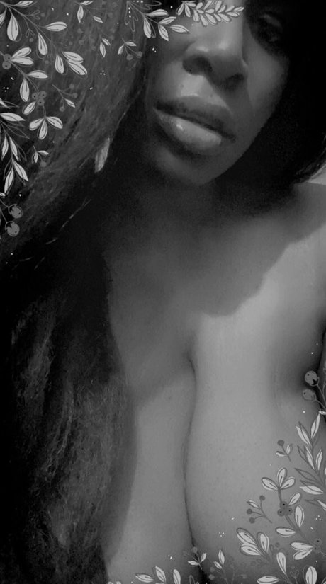 Nacktes geleaktes OnlyFans-Foto von Gothicblackfairy