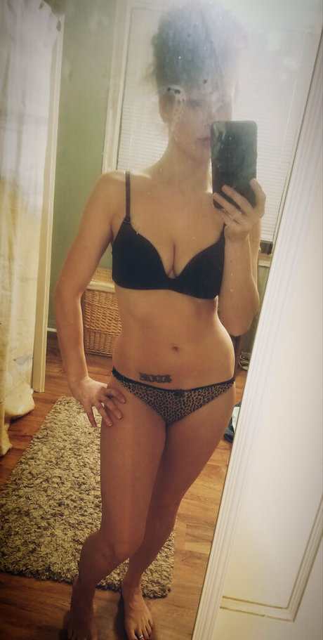 Nacktes geleaktes OnlyFans-Foto von Blazey88