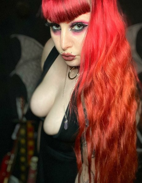 Nacktes geleaktes OnlyFans-Foto von Lunarmoonwitch13