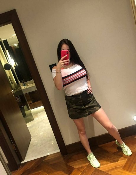 Nacktes geleaktes OnlyFans-Foto von Yanamulberry