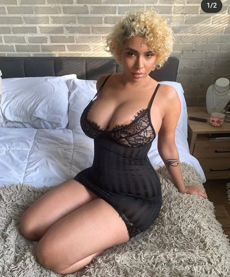Nacktes geleaktes OnlyFans-Foto von Annamariesarai
