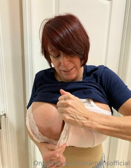 Nacktes geleaktes OnlyFans-Foto von Lunamonsofficial