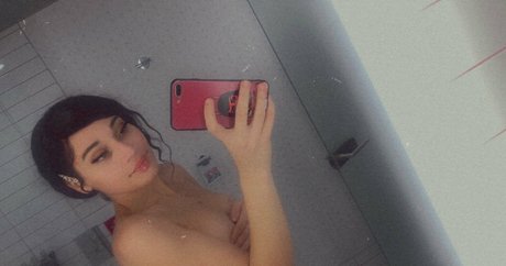 Nacktes geleaktes OnlyFans-Foto von Nevenevnev
