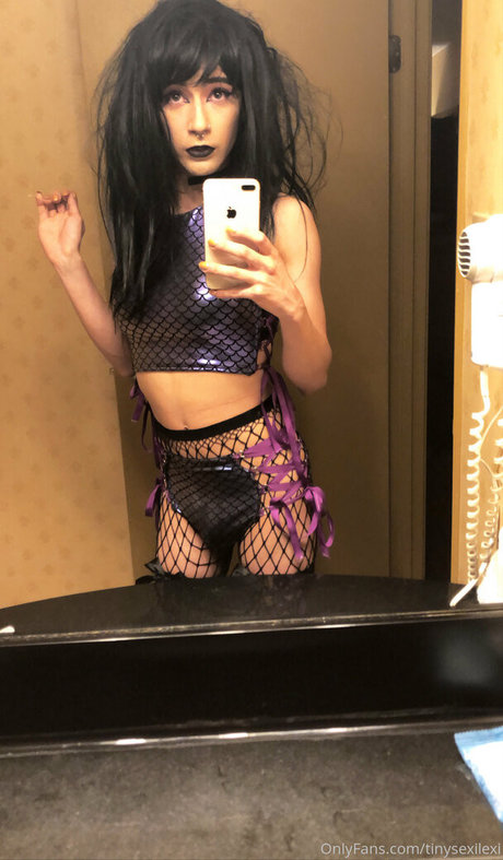 Tinysexilexi666
