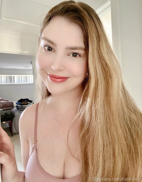 Nacktes geleaktes OnlyFans-Foto von Tiahlicious
