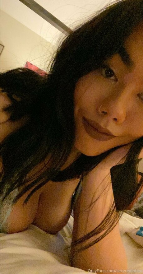Sexyredinbed