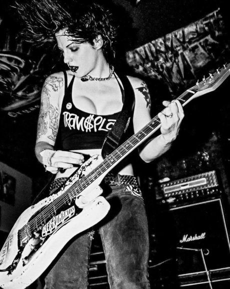 Nacktes geleaktes OnlyFans-Foto von Brody Dalle