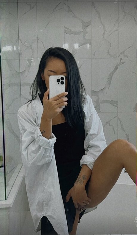 Nacktes geleaktes OnlyFans-Foto von Banhmibailee