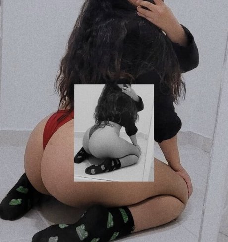 Nacktes geleaktes OnlyFans-Foto von Natasha Hyungwon