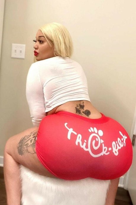 Nacktes geleaktes OnlyFans-Foto von Curvyredbone
