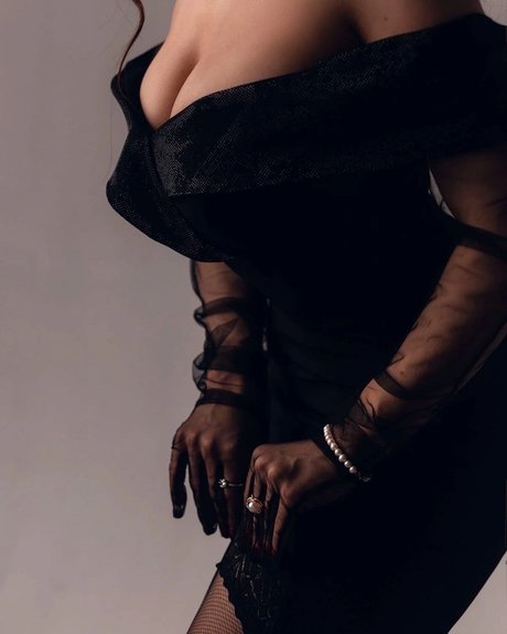 Nacktes geleaktes OnlyFans-Foto von Elena Deligioz