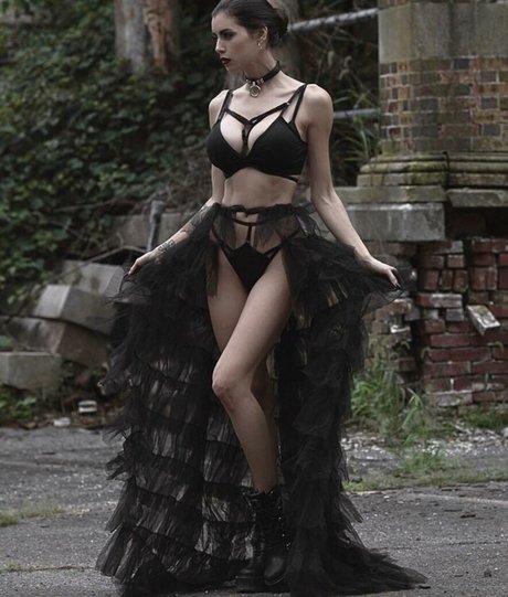 Leeanna Vamp