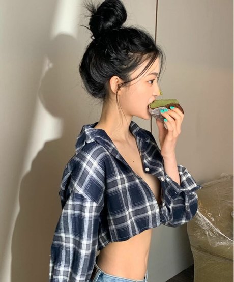 Nacktes geleaktes OnlyFans-Foto von Somsomo0o