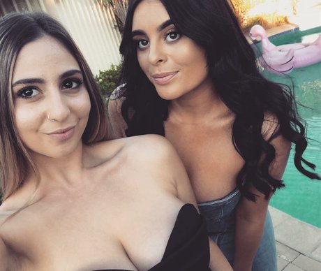 Nacktes geleaktes OnlyFans-Foto von Wears Ren