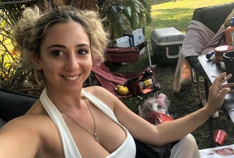 Nacktes geleaktes OnlyFans-Foto von Wears Ren