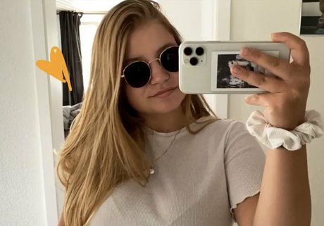 Nacktes geleaktes OnlyFans-Foto von Aline Zwahlen