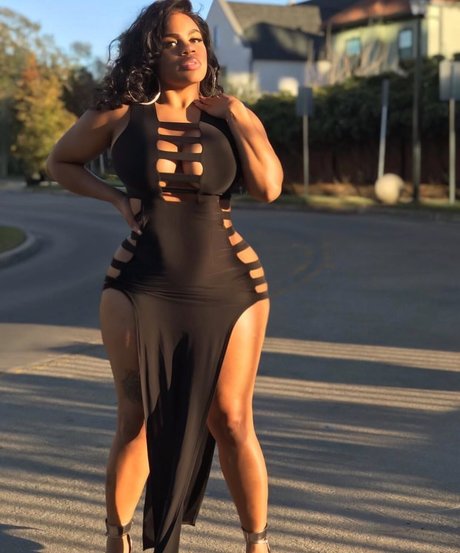 Nacktes geleaktes OnlyFans-Foto von Dominique Chinn