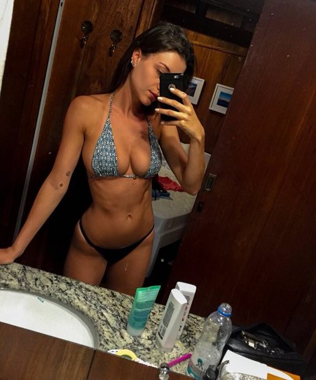 Nacktes geleaktes OnlyFans-Foto von Ana Karoline