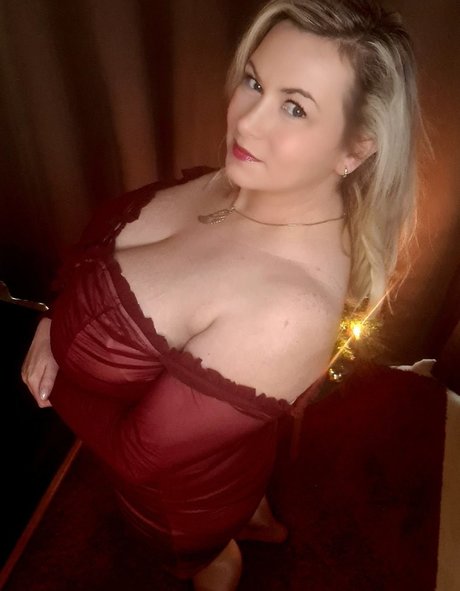 Nacktes geleaktes OnlyFans-Foto von Patirose