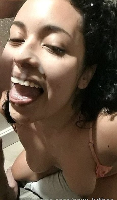 Nacktes geleaktes OnlyFans-Foto von Sex Luthor
