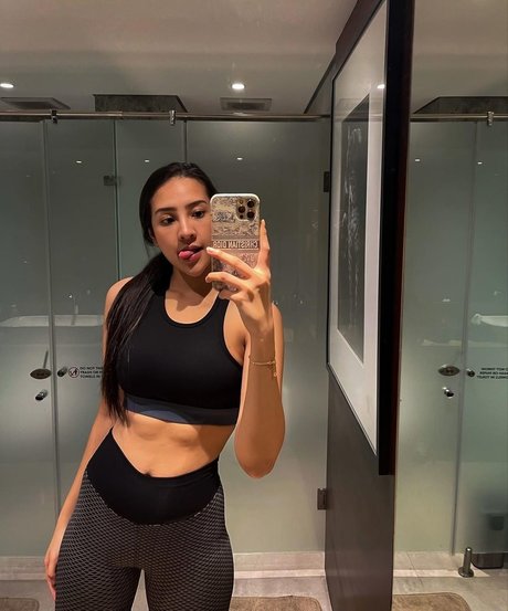 Nacktes geleaktes OnlyFans-Foto von Anya Geraldine