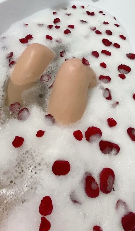 Nacktes geleaktes OnlyFans-Foto von Dollhole  Grabfuck