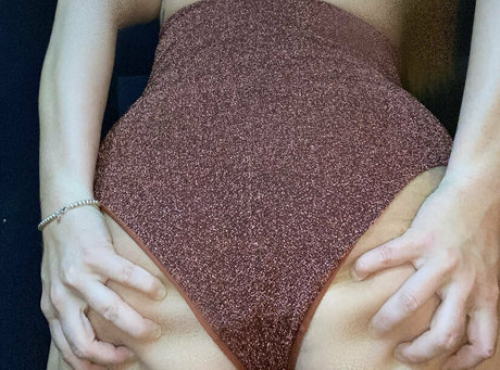 Nacktes geleaktes OnlyFans-Foto von Robyn Allan