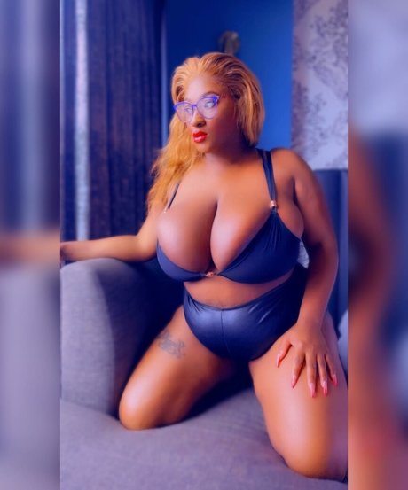 Nacktes geleaktes OnlyFans-Foto von Londynn Vega
