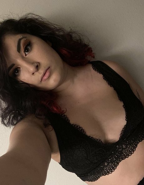 Nacktes geleaktes OnlyFans-Foto von Fandomreactions