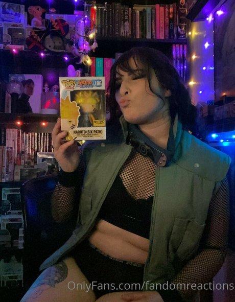 Nacktes geleaktes OnlyFans-Foto von Fandomreactions