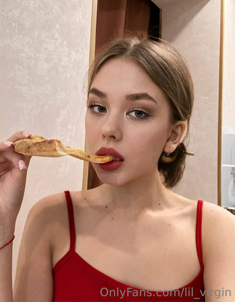 Nacktes geleaktes OnlyFans-Foto von Lilvirgin