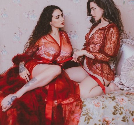 Nacktes geleaktes OnlyFans-Foto von Nicole Vaunt