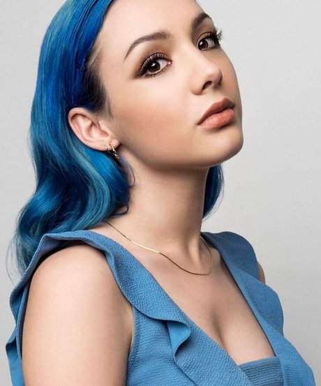 Nacktes geleaktes OnlyFans-Foto von Hannah Marks