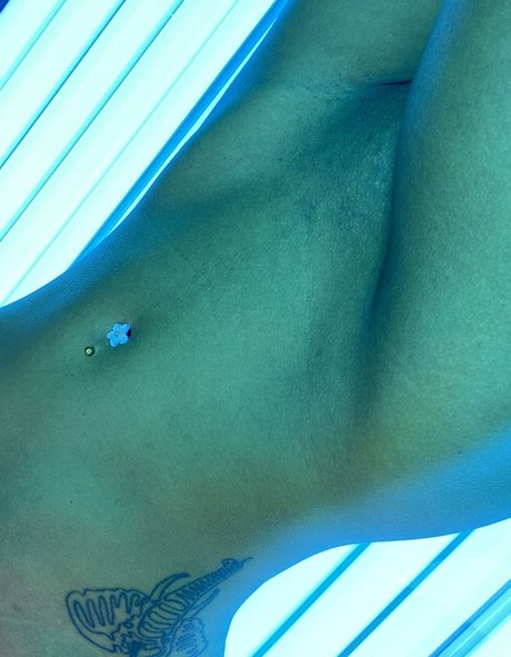 Nacktes geleaktes OnlyFans-Foto von Meeshmo