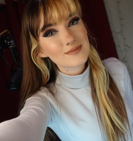 Nacktes geleaktes OnlyFans-Foto von Ashi