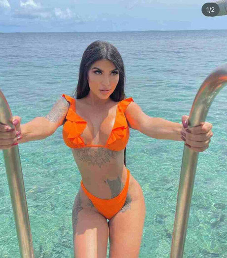 Nacktes geleaktes OnlyFans-Foto von Alanamaxxine