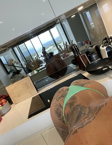 Nacktes geleaktes OnlyFans-Foto von Hyiey Vernon