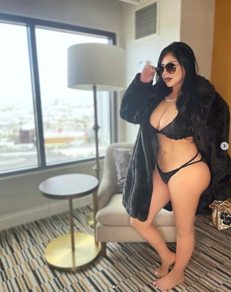 Nacktes geleaktes OnlyFans-Foto von Champagne Chronicles