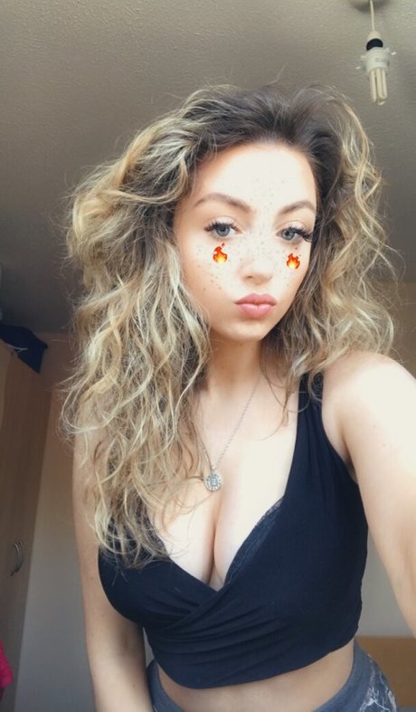 Nacktes geleaktes OnlyFans-Foto von Mollyos1