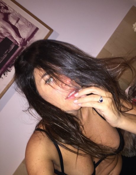 Nacktes geleaktes OnlyFans-Foto von Julia Restoin Roitfeld