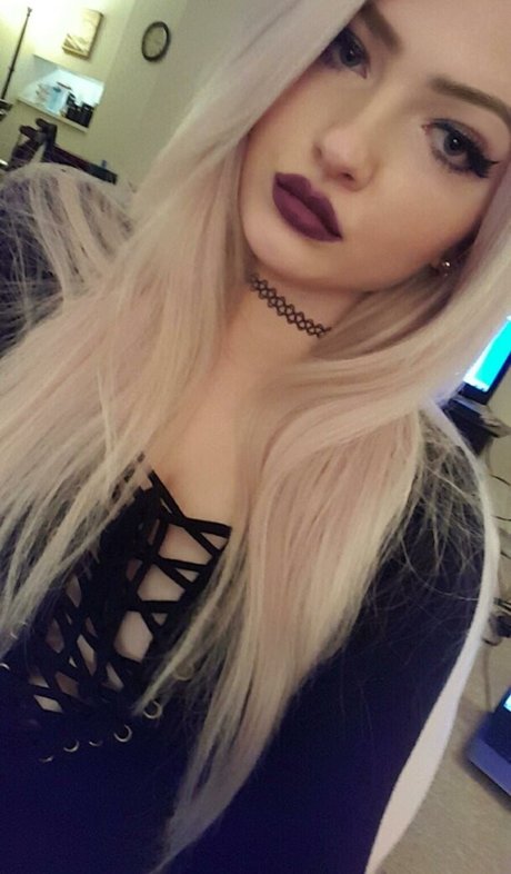 Nacktes geleaktes OnlyFans-Foto von Roslyntaber