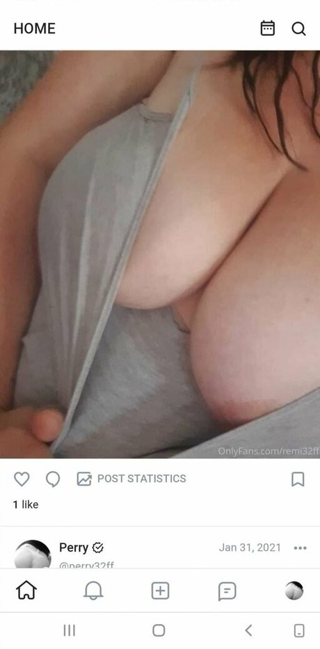 She S Selling Nudes