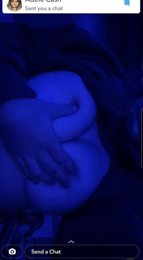 Nacktes geleaktes OnlyFans-Foto von Itsadelecash