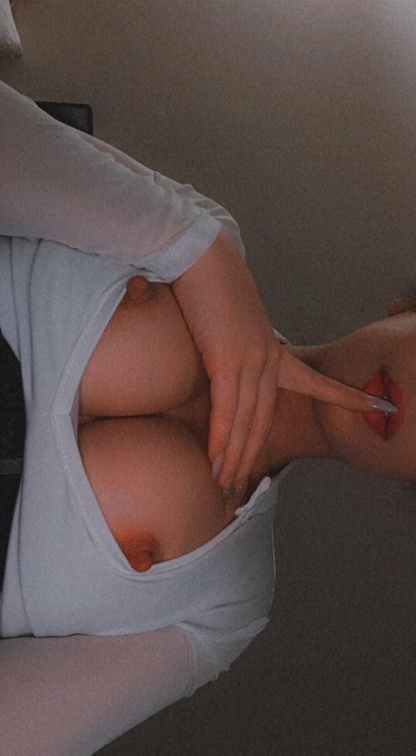 Nacktes geleaktes OnlyFans-Foto von Alexis Pierce