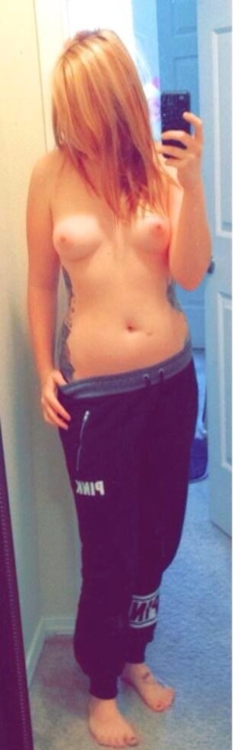 Nacktes geleaktes OnlyFans-Foto von Hotsoxgirl93