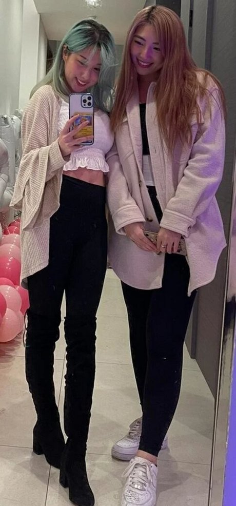 Nacktes geleaktes OnlyFans-Foto von Starsmitten Celine